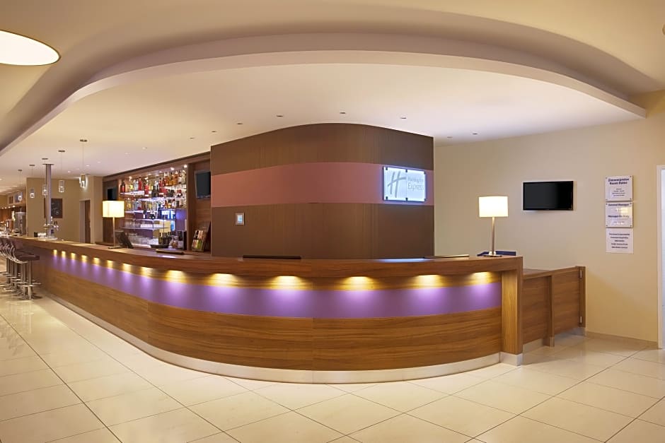 Holiday Inn Express Hamburg City Centre Hamburg Preise Ab Eur71