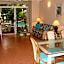 Palm Cove Tropic Apartments