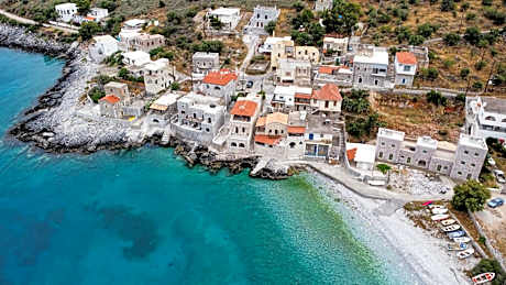 Arapis Rooms & Suites