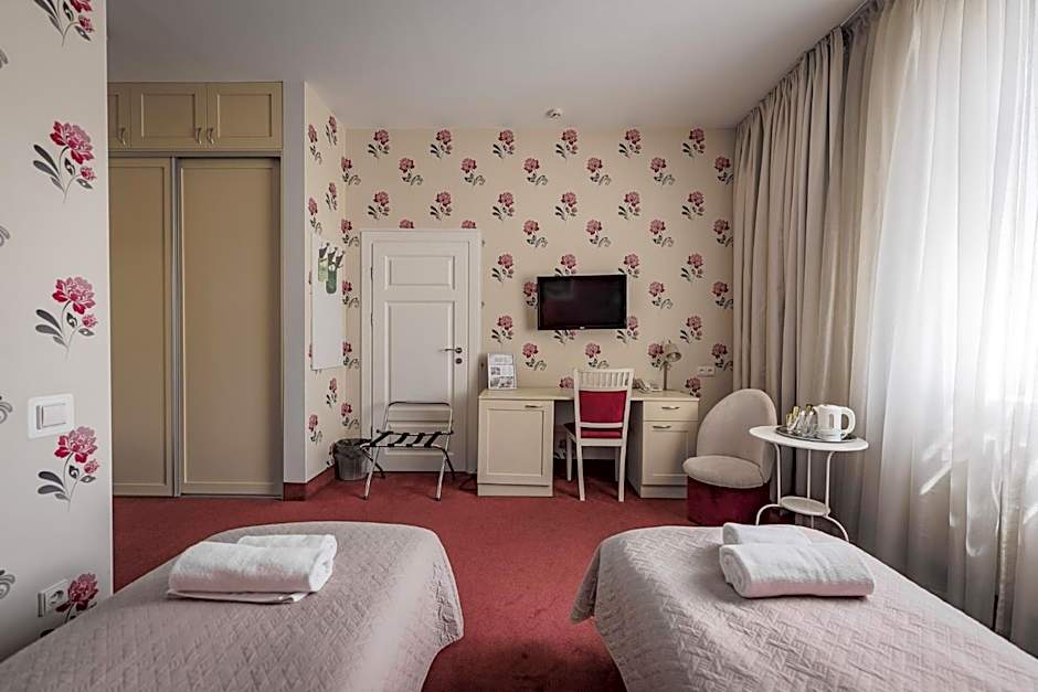 Moon Garden Old Town Hotel