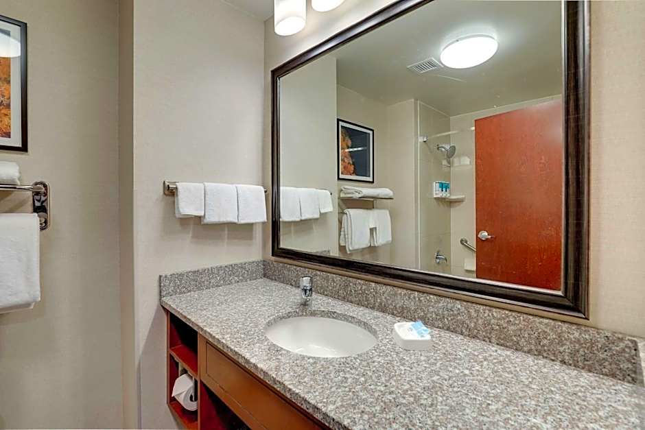 DRURY INN & SUITES MT VERNON