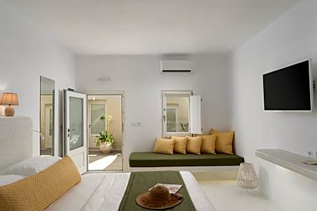 Superior Suite with Sea View Terrace & Hot Tub