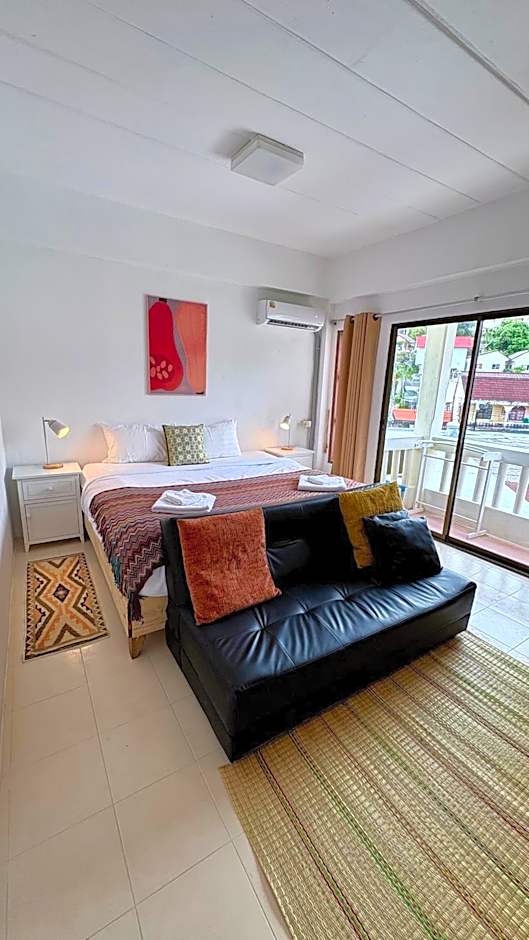 Holiday House Kata & Karon Phuket Hotel