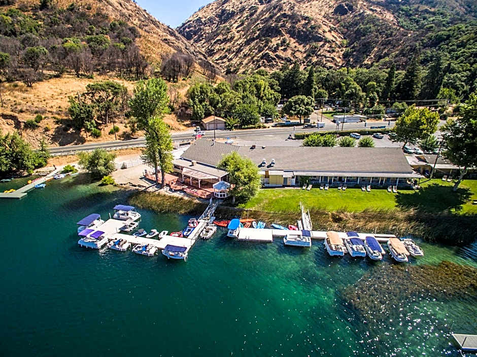 The Lodge at Blue Lakes