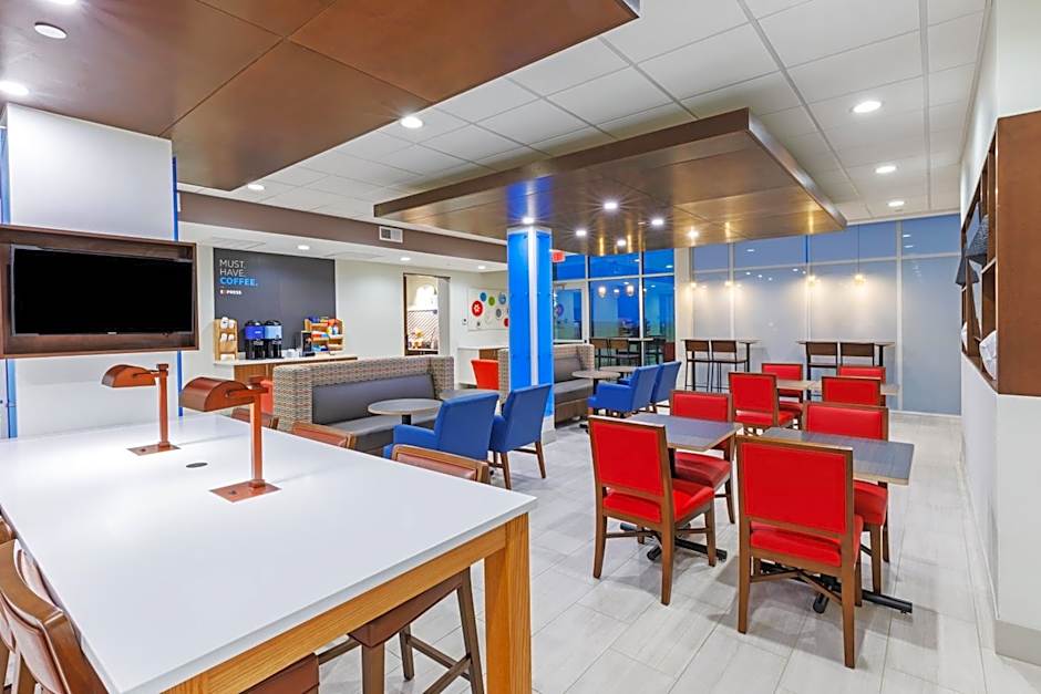 Holiday Inn Express and Suites Purcell By IHG