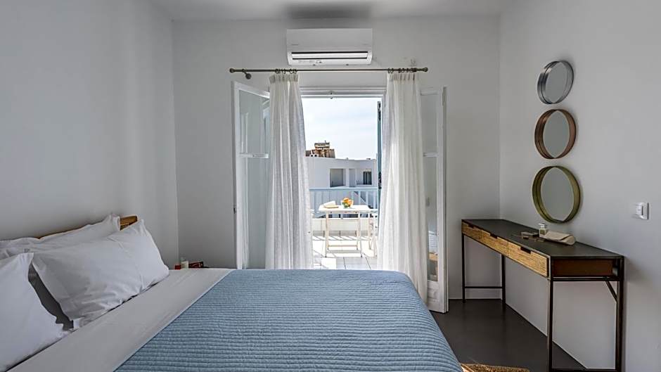 Anita Rooms & Suites Milos