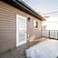 Tropical Oasis - King Beds - Free Netflix & Parking - Fast Wi-Fi