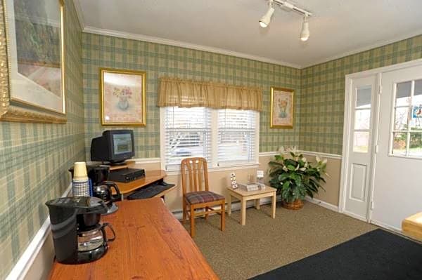 University Lodge