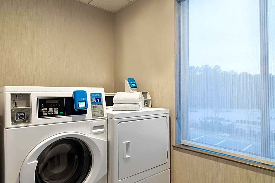 Holiday Inn Express Hotel & Suites Opelika Auburn By IHG