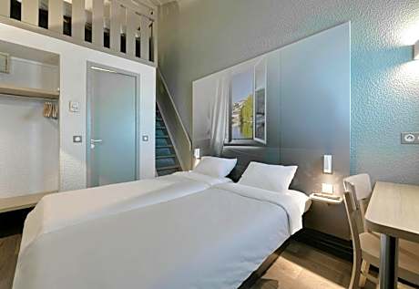 Classic Quadruple Room