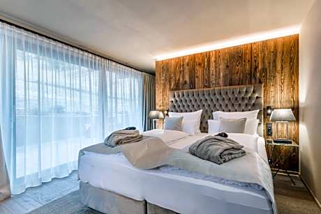 Standard Double Suite