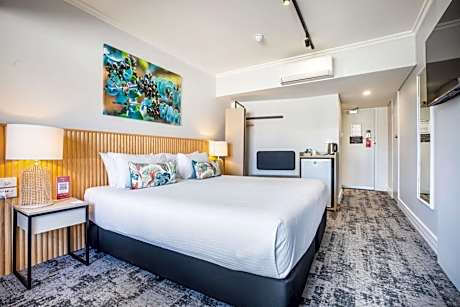 Nightcap at Hotel Victor