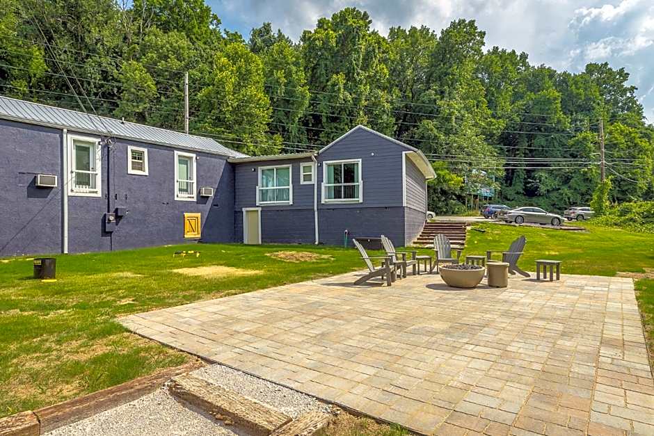 01 The Eames Suite - A PMI Scenic City Vacation Rental