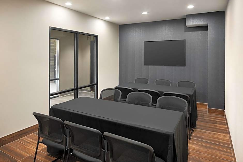 Fairfield by Marriott Inn & Suites West Kelowna