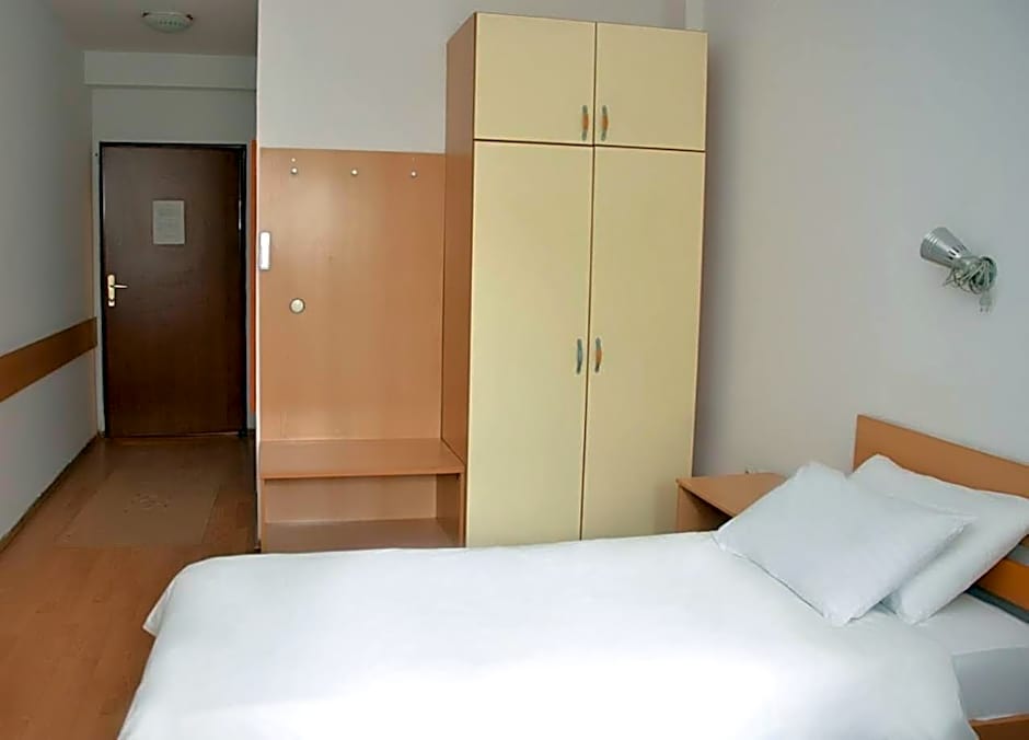 Hotel 7