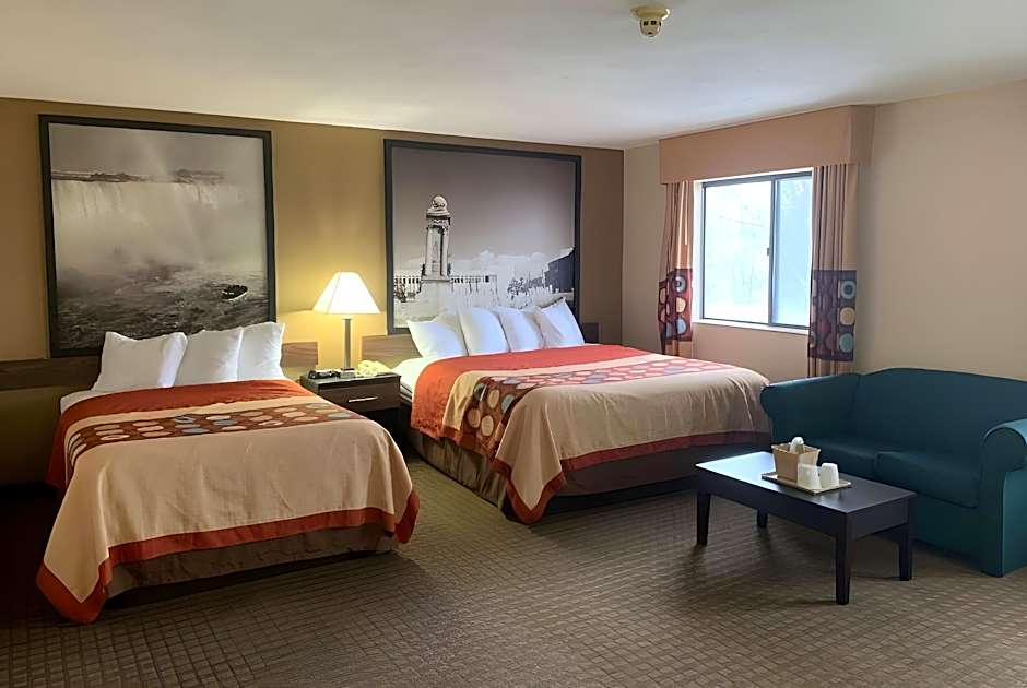 Super 8 by Wyndham Liverpool/Clay/Syracuse Area