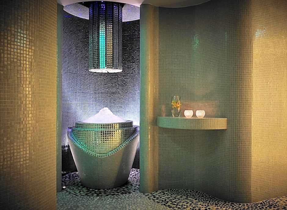 Westport Coast Hotel