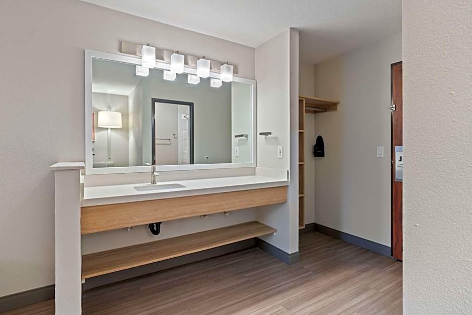 Best Western Lake Oswego Hotel & Suites