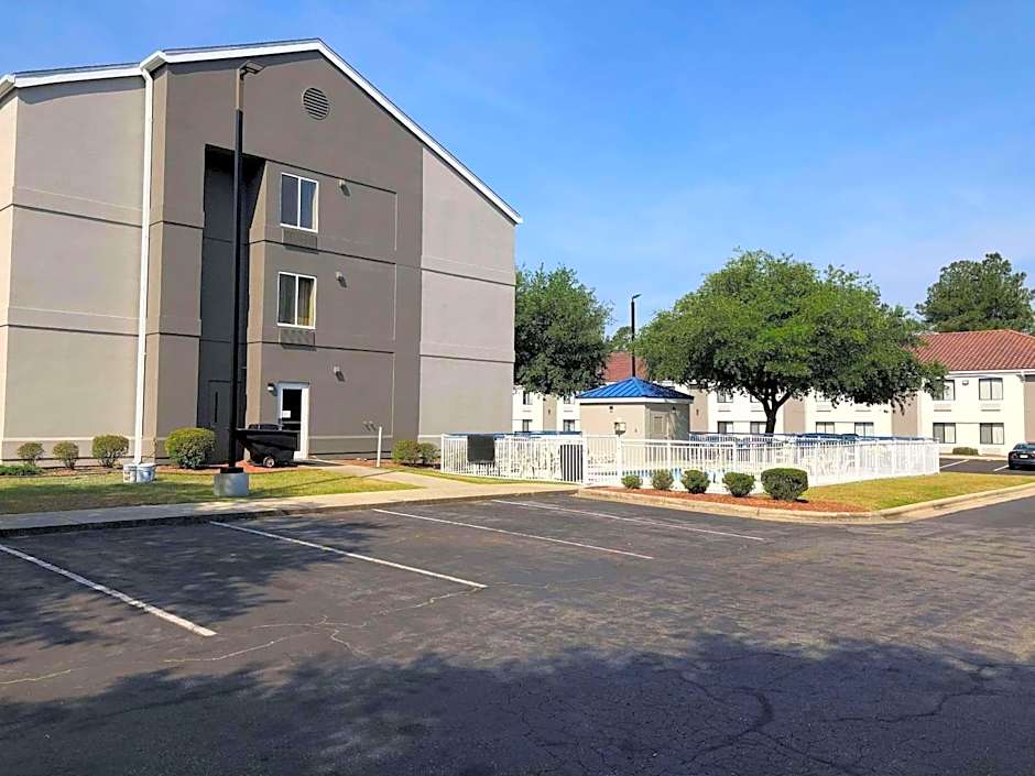 Country Inn & Suites by Radisson, Fayetteville I-95, NC