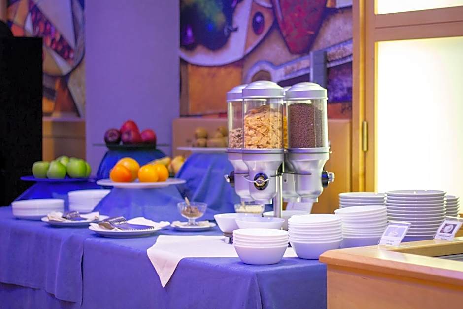 Pacific Hotel Fortino