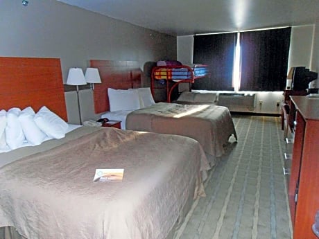 Standard Queen Room with Two Queen Beds and Bunk Beds - Non-Smoking