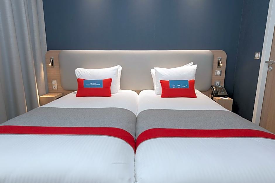 Holiday Inn Express Paris - Velizy By IHG