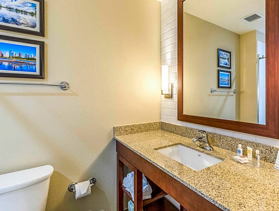 Comfort Suites