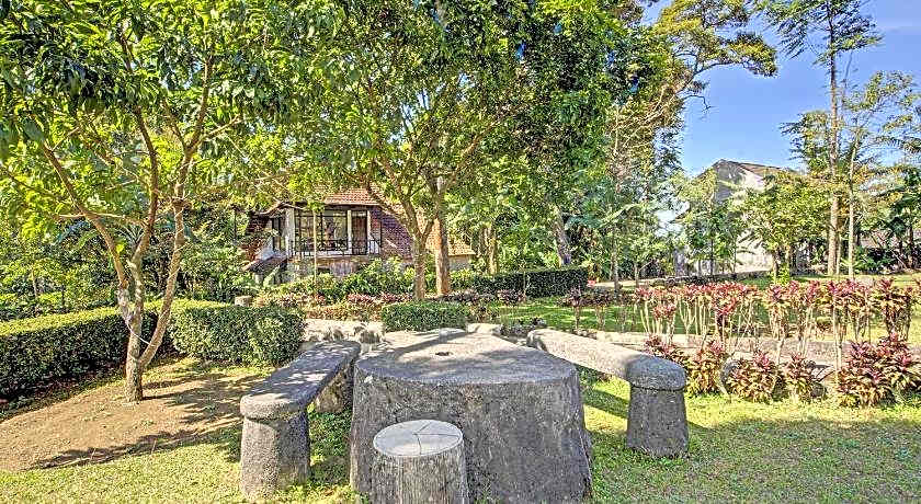 Hotel O Villa Inn App Trawas Bintaro Syariah