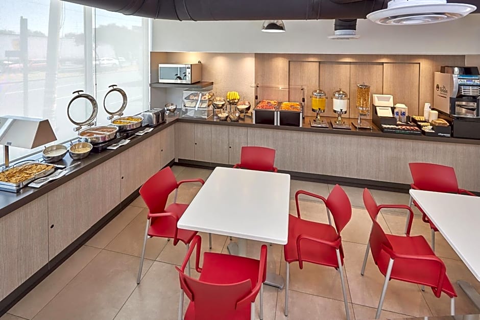City Express Junior by Marriott Toluca Zona Industrial