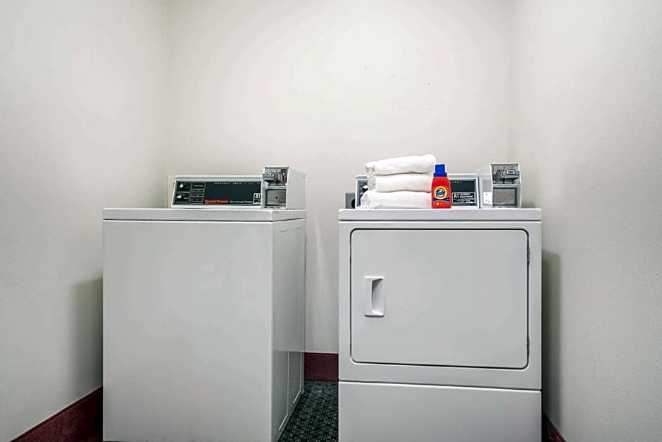 Days Inn by Wyndham Fargo/Casselton