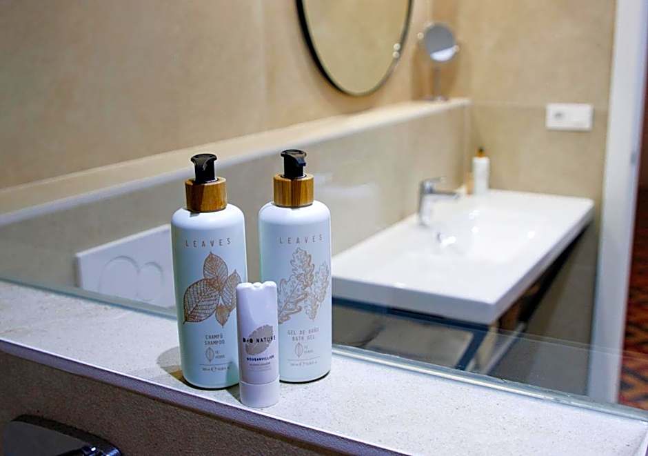 VALOLA Boutique Rooms