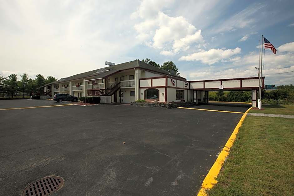 Days Inn by Wyndham Queensbury/Lake George