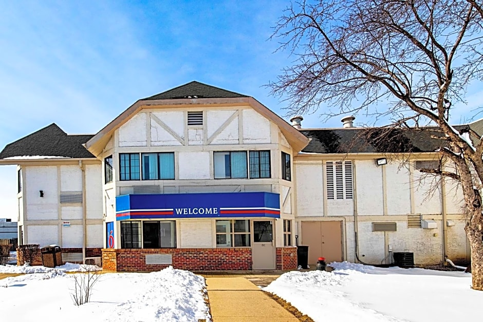 Motel 6-Palatine, IL - Chicago Northwest