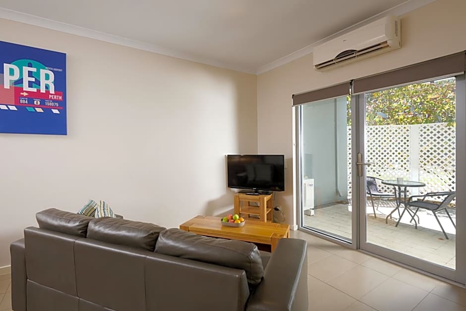 Airport Apartments by Vetroblu