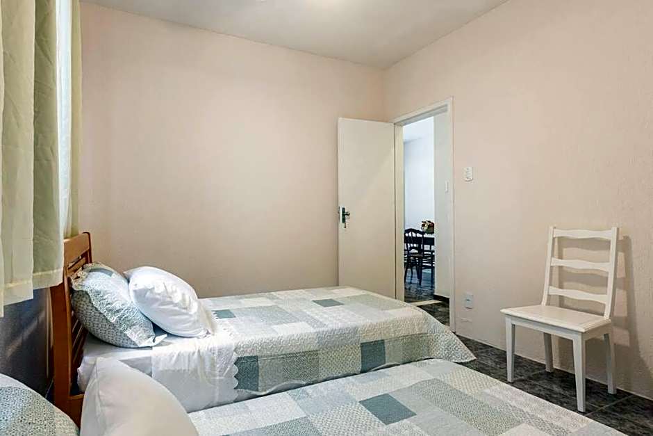 Casa com piscina em Piratininga