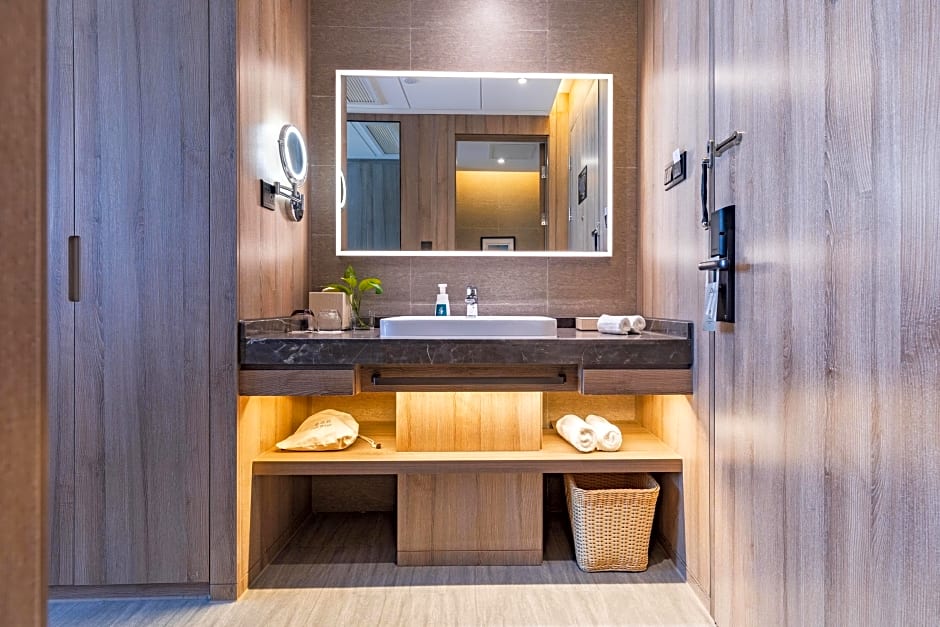 Atour Hotel (Jining Taibai Road Canal City)