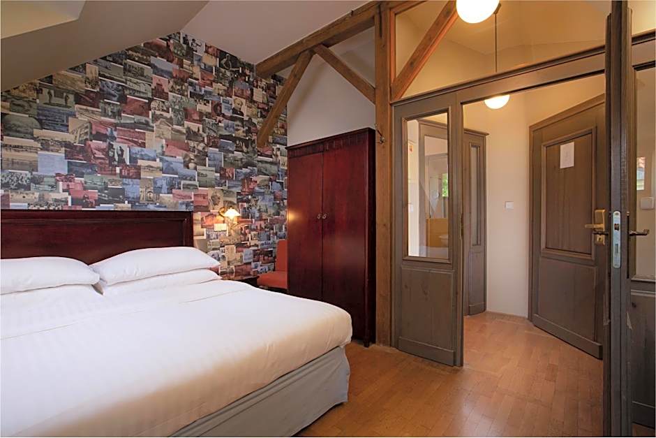 Charles Bridge Heritage Suites by SALVATOR HOTELS