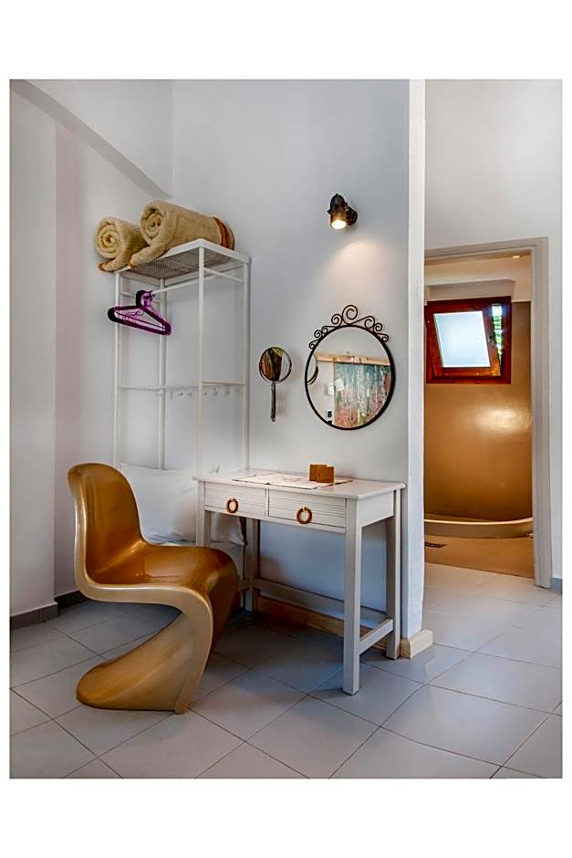 Tree of Life Art Hotel