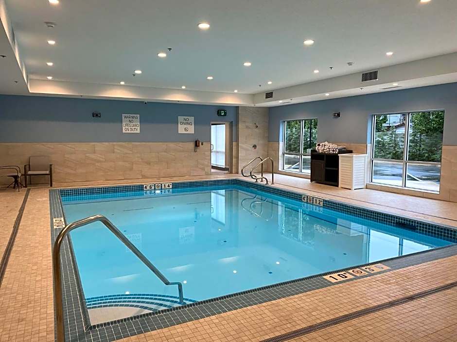 Holiday Inn Express And Suites Courtenay Comox By IHG