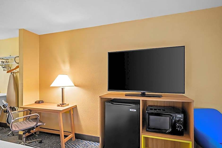 Days Inn by Wyndham Renfro Valley Mount Vernon