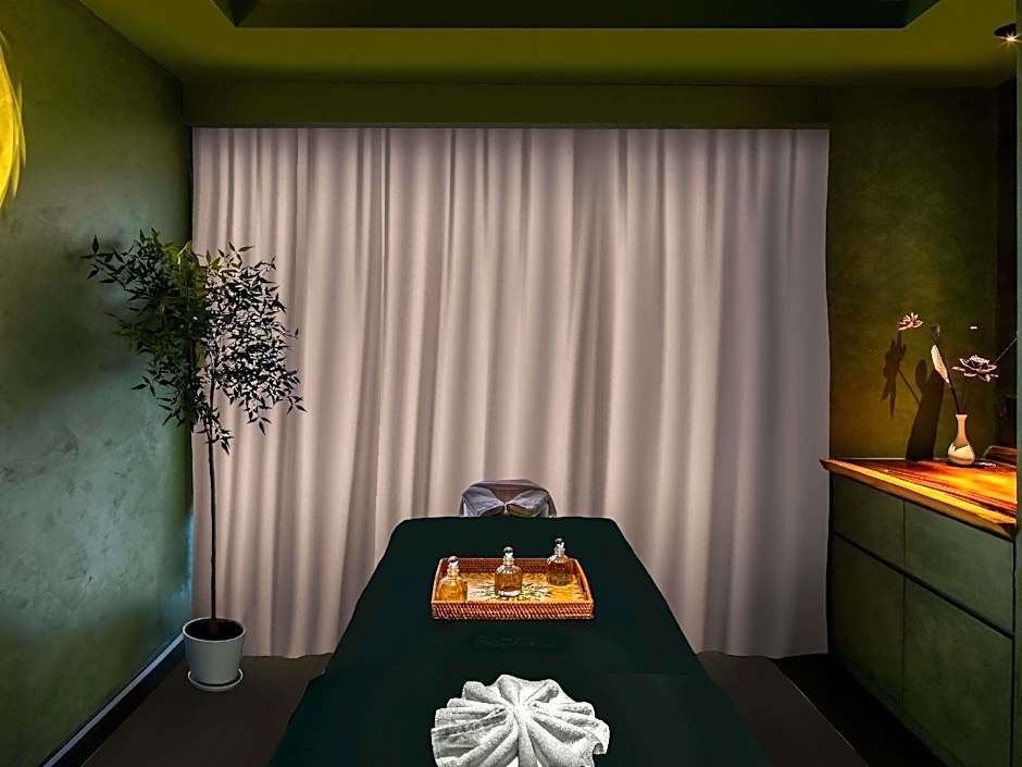 Sofitel Saigon Plaza Hotel