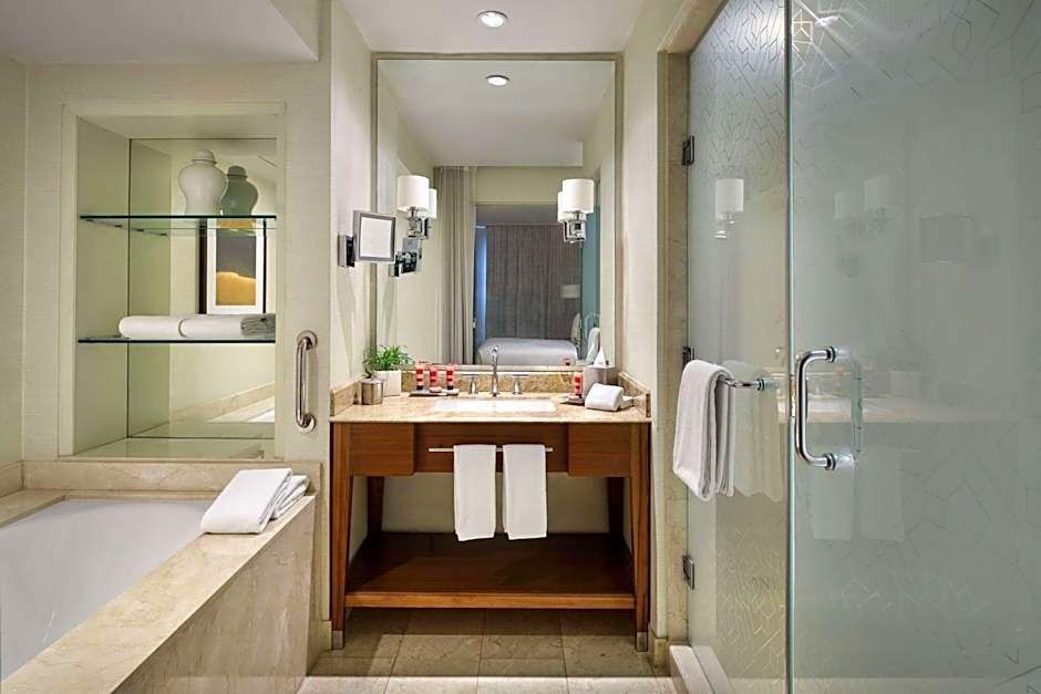 Bristol Panama, a Registry Collection Hotel