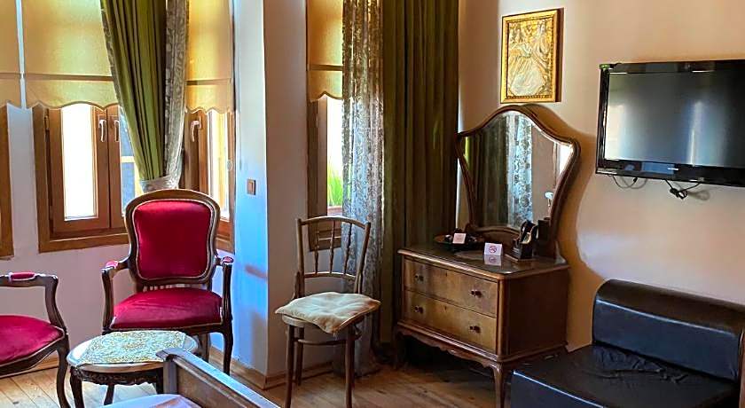 Tom Square Boutique Hotel