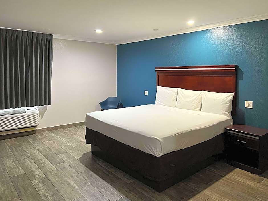 Studio 6 Suites Mesa AZ Near Downtown & Sloan Park