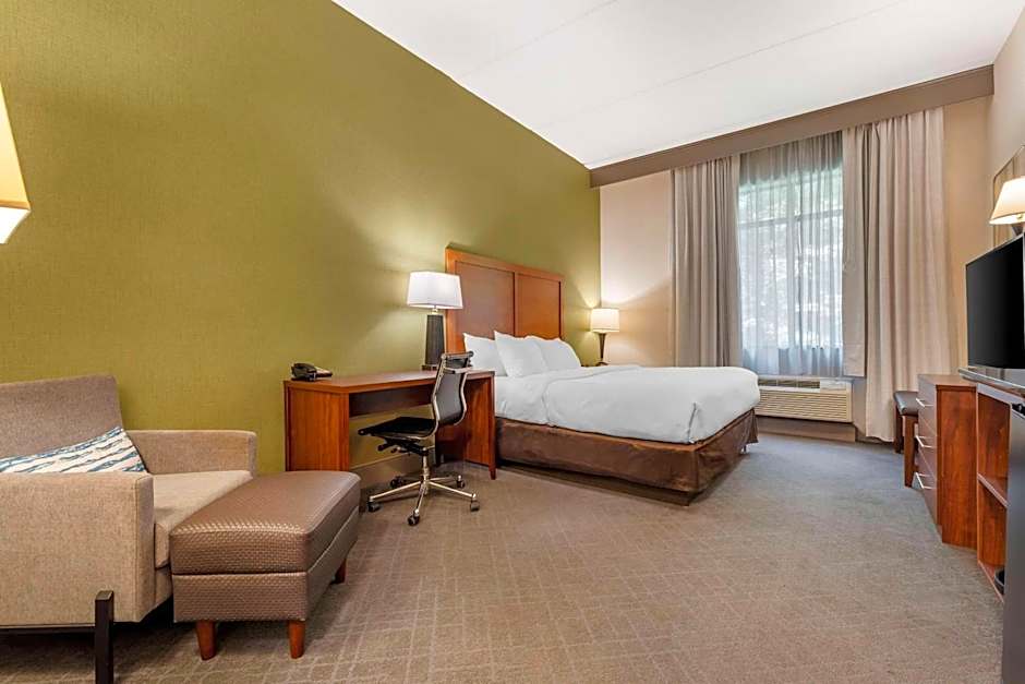 Comfort Inn & Suites Lavale