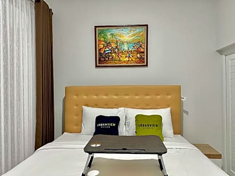 Urbanview Syariah near Stadion Manahan Solo