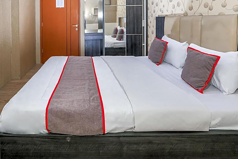 Capital O 93372 Aurora Residence