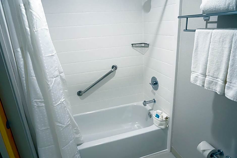 Holiday Inn Express Fremont - Milpitas Central By IHG