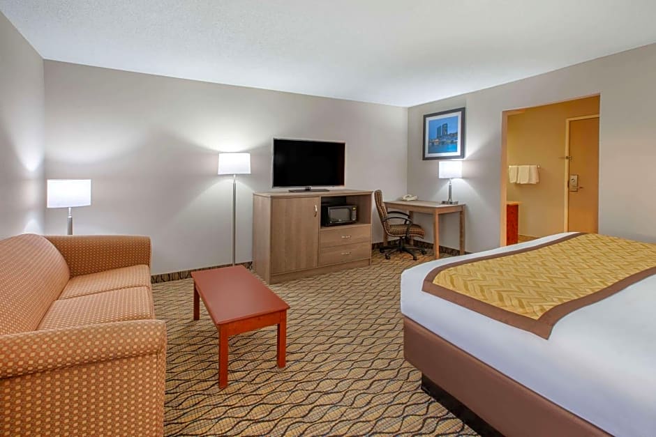 Baymont by Wyndham Grand Rapids Airport