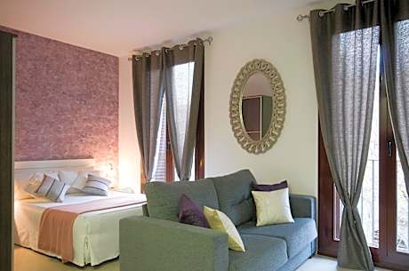 Studio with Balcony (1-3 Adults)
